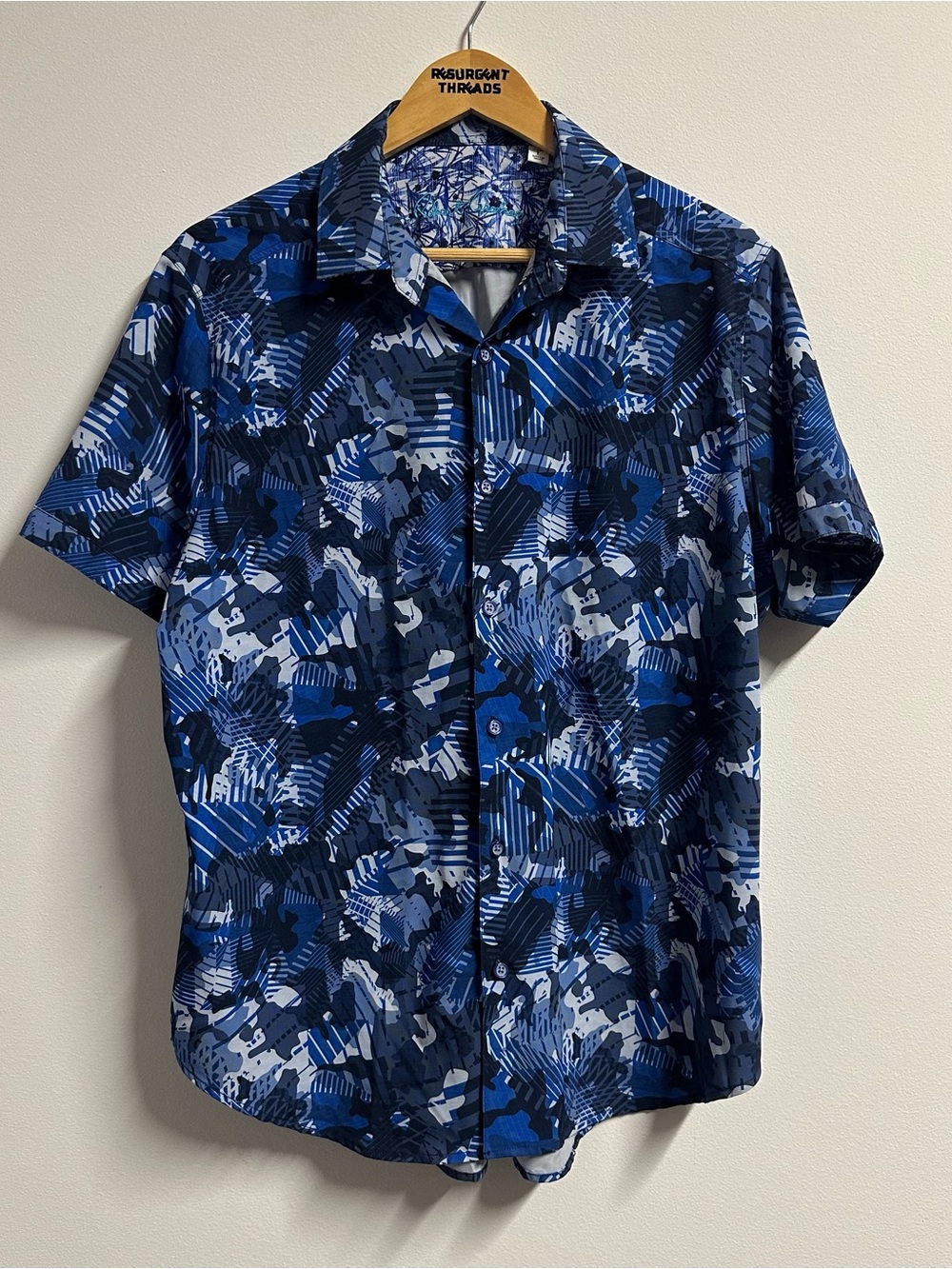 Robert Graham Mens Button Up Shirt
Large Blue Camo Geometric Lightweight